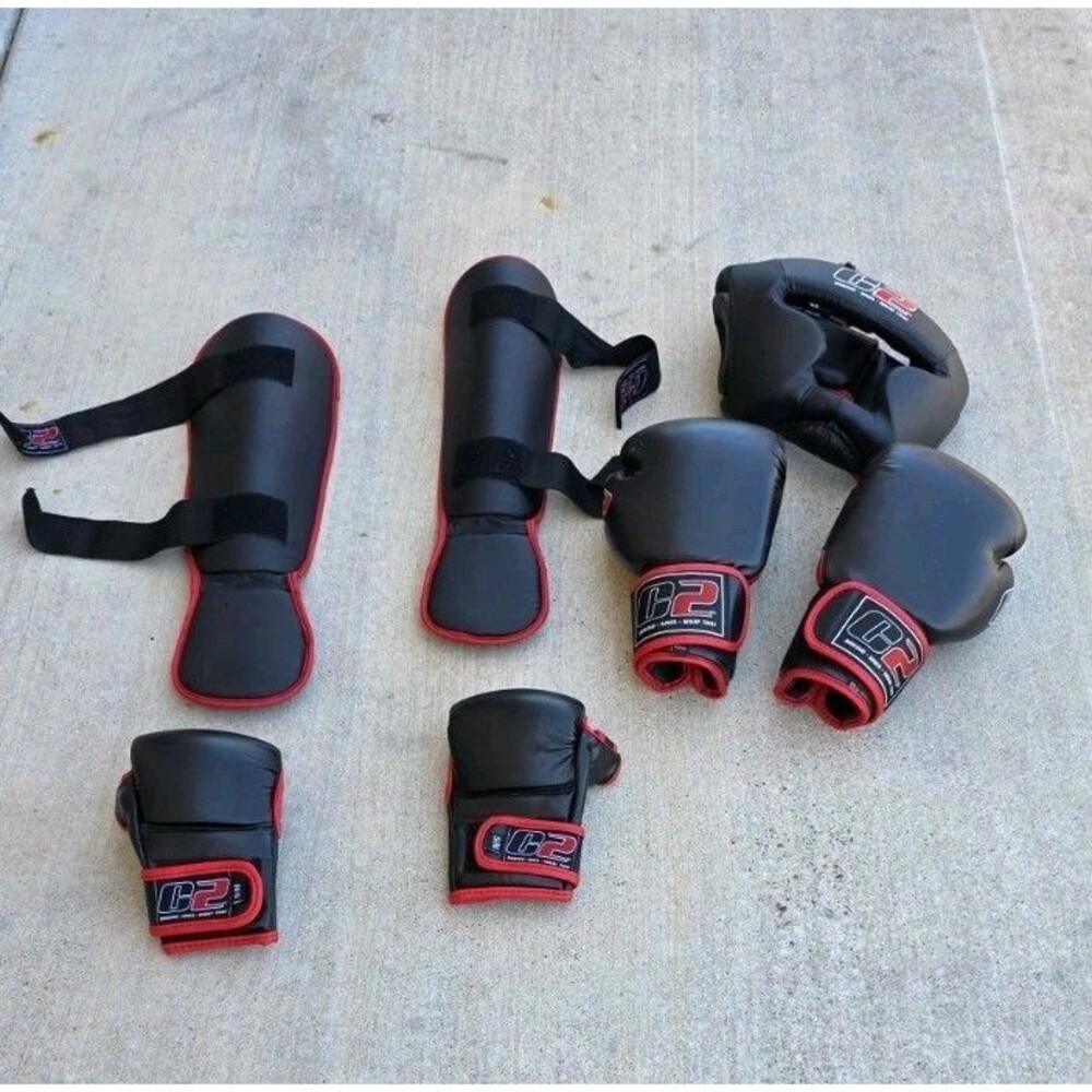 Combat Corner C2 sparring gear set MMA youth size S/M